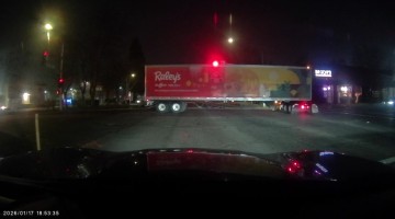 Applause After Trucker's Perfect U-Turn