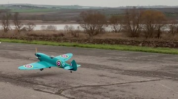 Model Aircraft Immediately Crashes During Inaugural Flight
