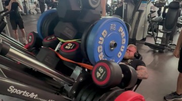 Body Builder's Extreme Leg Presses