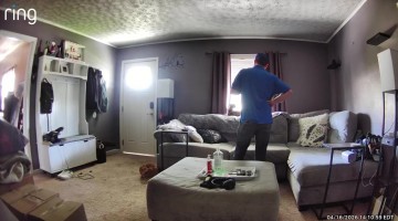 House Inspector Caught Calling Friend About Homeowner's Cat