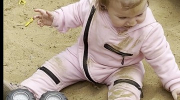 Eating Sand Is So Funny