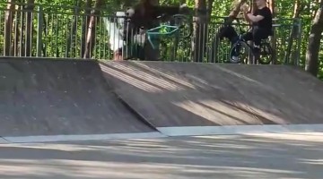 Skatepark Labubu Wipeout