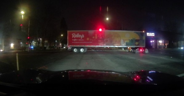 Applause After Trucker's Perfect U-Turn