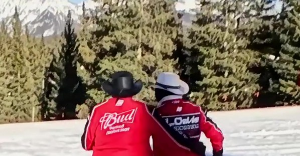 Couple Performs Synchronized Dance While Skiing