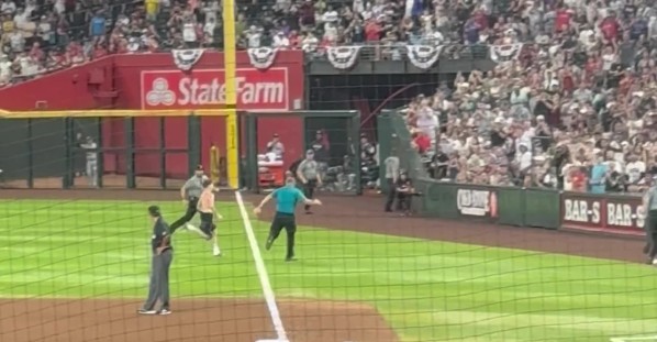 Running Fan Interrupts Arizona Baseball Game