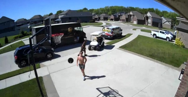 Delivery Driver 1v1 Challenge