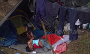 Video shows daily life of Venezuelan migrants in makeshift campsite in Colombia