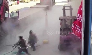 Inflating tire explodes, knocks mother and child to the ground in central Chinese province