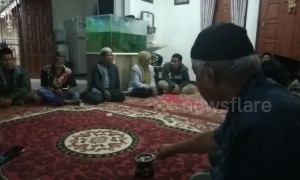 Indonesians mourn victim at home funeral after Lion Air crash