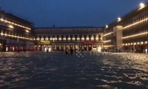 Venice resident films St. Mark's Square submerged in flood waters