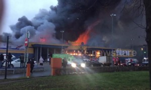 Firetrucks arrive as massive blaze engulfs Lenta hypermarket in St. Petersburg
