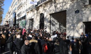 New Paris Apple Store opens on Champs-Elysées