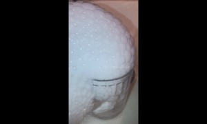 Unbelieva-bubble! Chemical reaction soothes the mind with endless suds