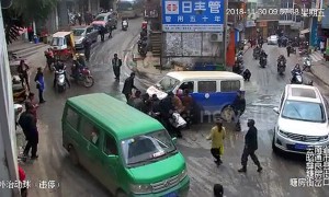 Good Samaritans lift minivan up to rescue trapped old woman