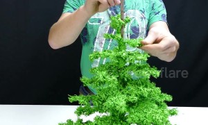 Christmas DIY: Make your own festive paper tree in a few simple steps