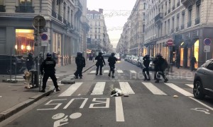 Police fire tear gas at 'yellow vest' protesters in Lyon