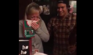 Mom gets emotional after daughter's Christmas pregnancy surprise