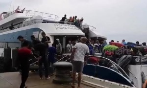 Hundreds of tourists flee Thai island as storm Pabuk approaches