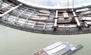 Massive air corridor connects four skyscrapers in Chinese city