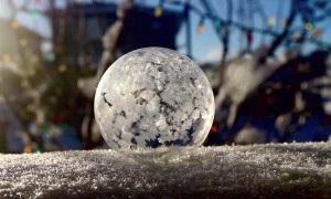 Watch this bubble incredibly freeze in real time