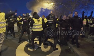 Clashes between taxi drivers and riot police in Madrid during anti-Uber protests