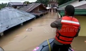 Teams rescue residents hit by severe flash floods in Indonesia