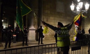 Protesters destroy property on fringe of Catalan independence rally
