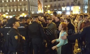 Tense scenes in Madrid as supporters and opponents of Nicolas Maduro face off