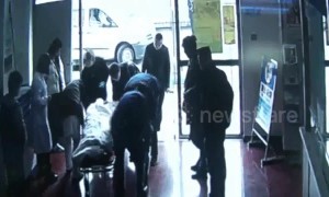 Hospital door falls off when opened, hitting passing woman