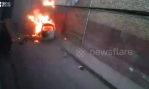 Minibus transporting gas cylinders explodes on Chinese street, killing one