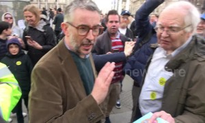 Actor Steve Coogan joins hundreds of thousands at People's Vote rally in London