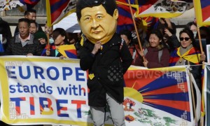 Human rights protests held as President Xi Jinping visits Paris