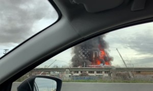 Huge blaze tears through warehouse in Oakland, California