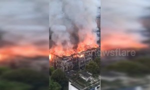 Huge fire breaks out in Chinese government building