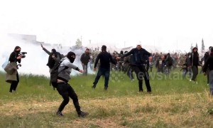 Tension rises at Diavata camp as hundreds of refugees who demand travel in northern Europe countries, clash with police for third day