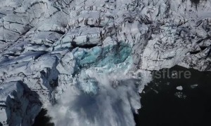 Drone camera captures extraordinary moment Iceland glacier collapses into lake