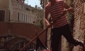 Italian Gondolier Has Low Bridge Mishap