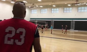 Dad surprises daughter at practice after being overseas for over a year
