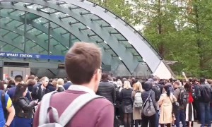 Severe delays on entire Jubilee line due to faulty train at Canary Wharf