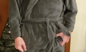 The Strange Sounds of Jumping with Loose Skin