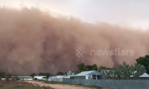 Dust storm rolls through Australian town in apocalyptic scene 'just like on Game of Thrones'