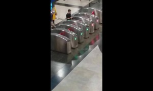 40 times is the charm: Singapore commuter bizarrely swipes through same terminal repeatedly