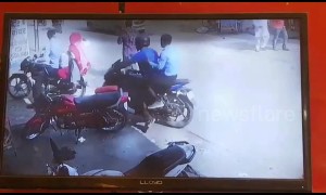 Bag-snatchers in India send woman crashing to ground