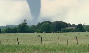 Imposing Tornado Moves Slowly Closer