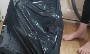 Trash Bag and a Vacuum Gives Boy the Giggles