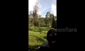 Residents flee in panic as Mount Sinabung erupts in Indonesia