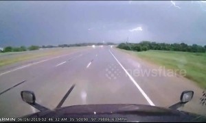 Truck driver captures stunning lightning storm on dashcam in Oklahoma
