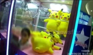 Chinese girl gets stuck in claw machine after trying to get her hands on Pikachu toy
