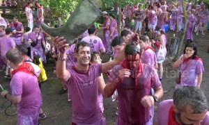Thousands gather for massive wine fight in Northern Spain