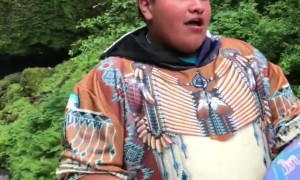 Inspirational Performance Stops Hikers in Their Tracks